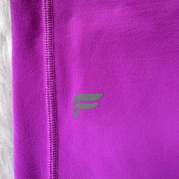 On-The-Go PowerHold® Size Small High-Waisted Legging in Electric Orchid Neon - Picture 5 of 11